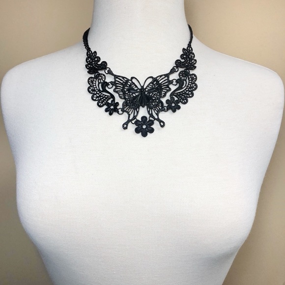 Black Butterfly Lace Look Bib Necklace Earring Set - Picture 3 of 3